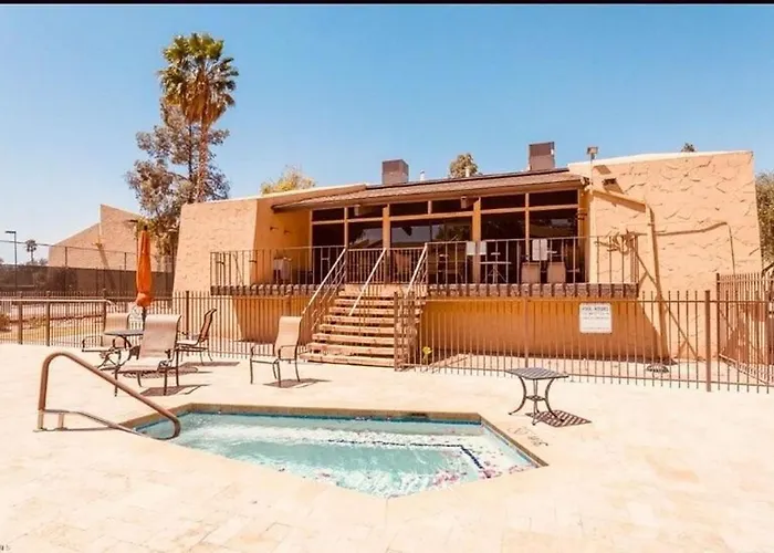 Rustic Old Town W Patio & Pool Holiday home Scottsdale