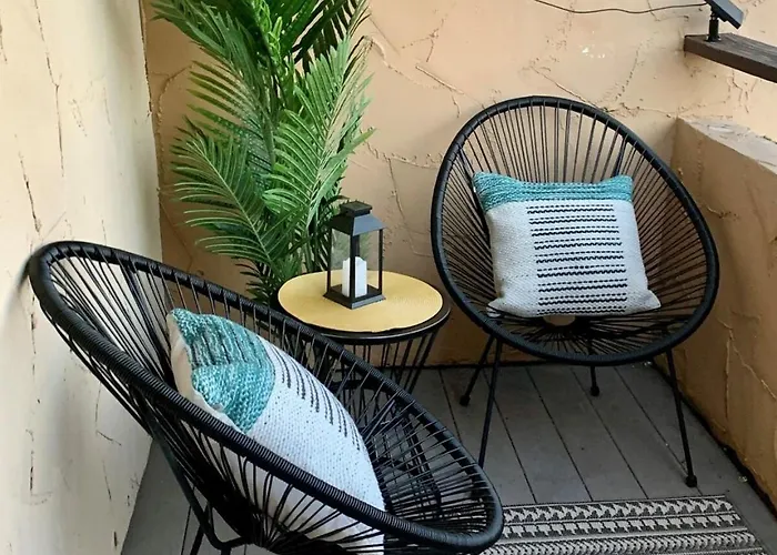 Rustic Old Town W Patio & Pool